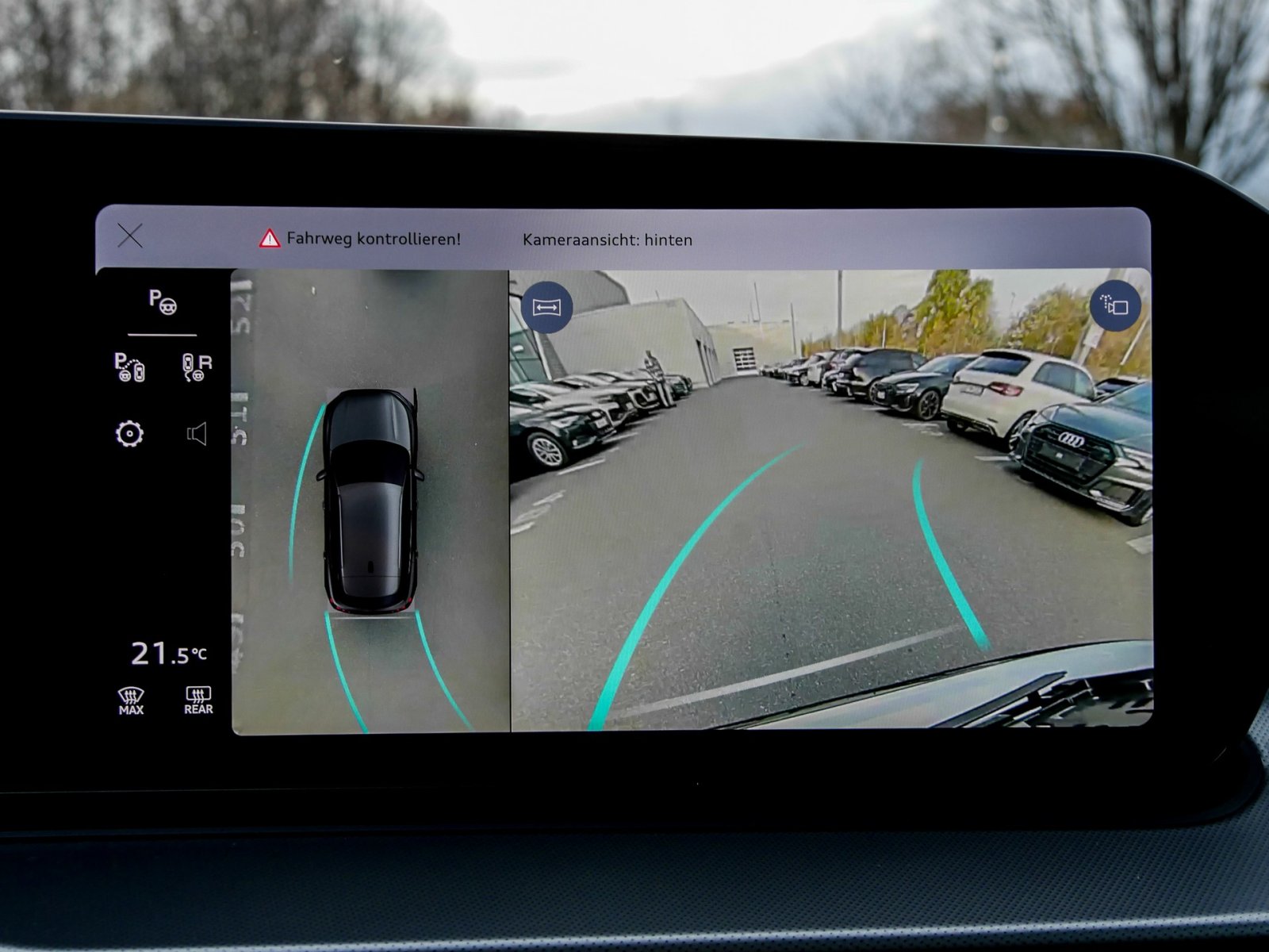 Audi Q3 TFSI quattro S tronic S Line PANO+Sonnenschutzverglasung+Garagentoröffner+Sportlenkrad+Komfortschlüssel+Diebstahlwarnanlage