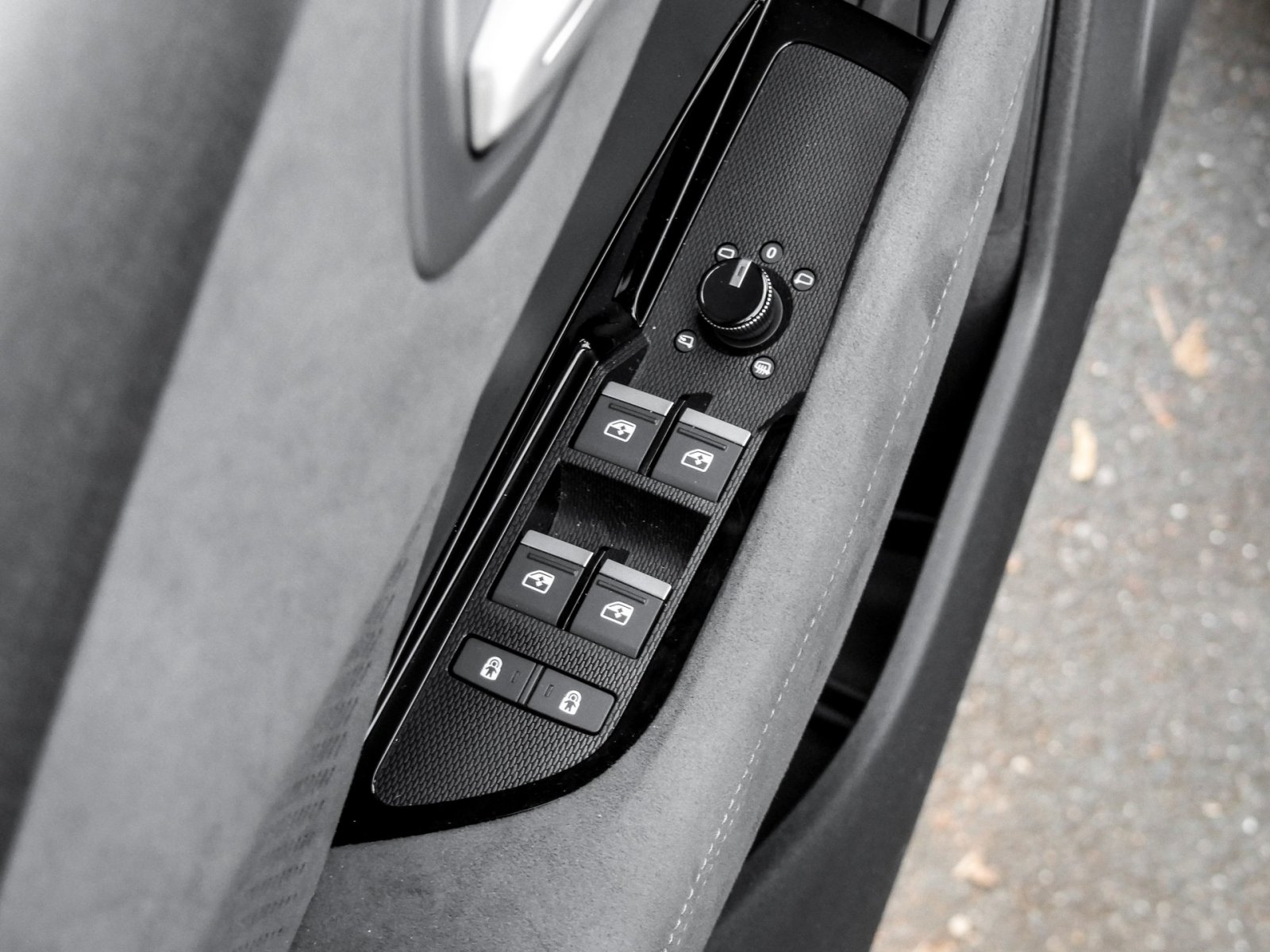 Audi Q3 TFSI quattro S tronic S Line PANO+Sonnenschutzverglasung+Garagentoröffner+Sportlenkrad+Komfortschlüssel+Diebstahlwarnanlage