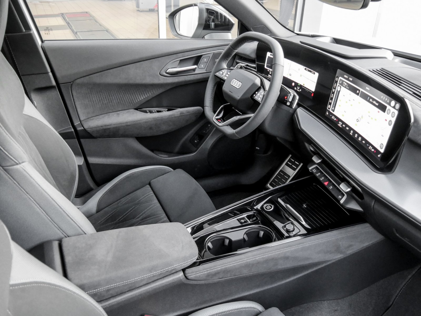 Audi Q3 TFSI quattro S tronic S Line PANO+Sonnenschutzverglasung+Garagentoröffner+Sportlenkrad+Komfortschlüssel+Diebstahlwarnanlage