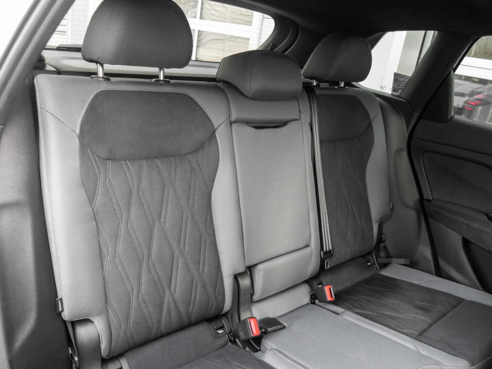 Audi Q3 TFSI quattro S tronic S Line PANO+Sonnenschutzverglasung+Garagentoröffner+Sportlenkrad+Komfortschlüssel+Diebstahlwarnanlage