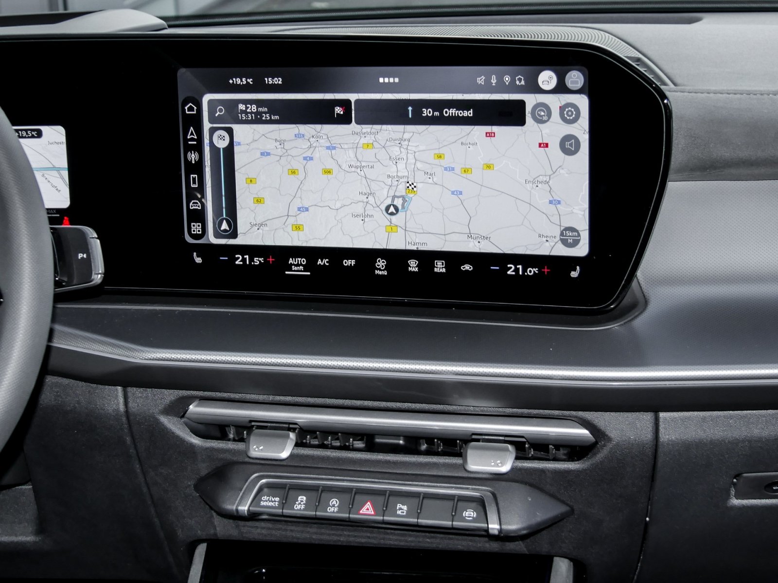 Audi Q3 TFSI quattro S tronic S Line PANO+Sonnenschutzverglasung+Garagentoröffner+Sportlenkrad+Komfortschlüssel+Diebstahlwarnanlage