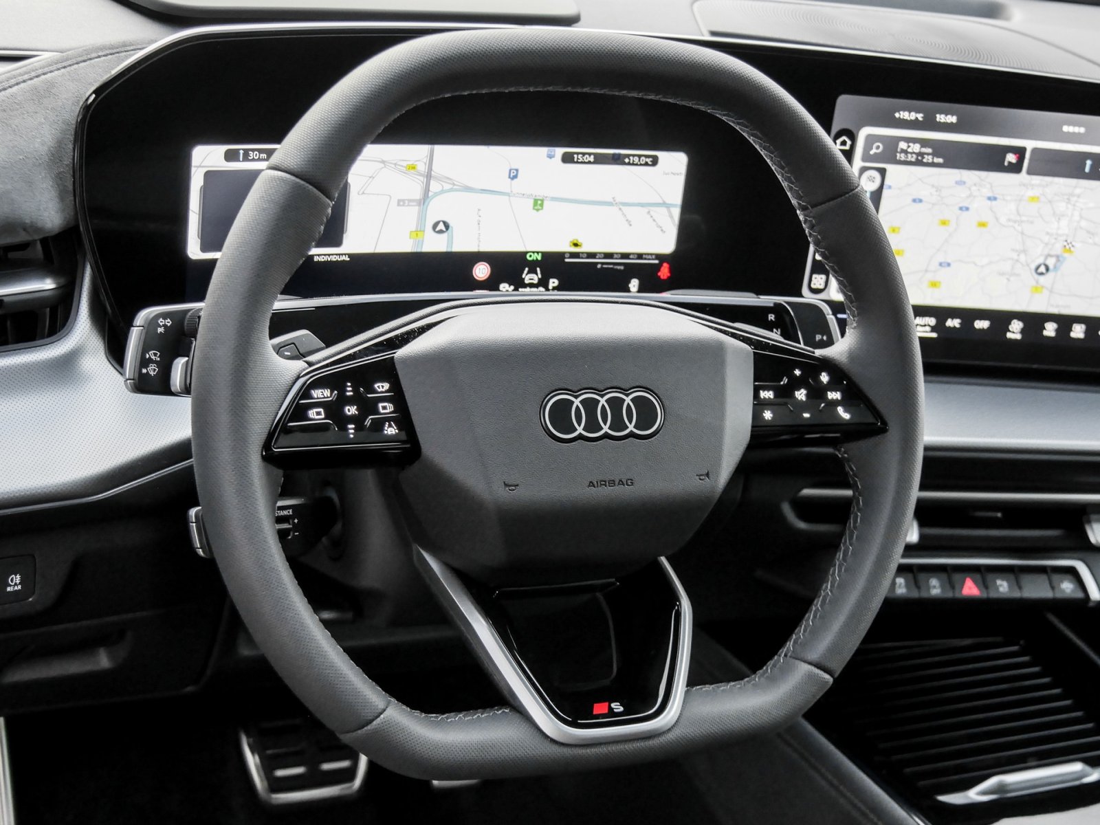 Audi Q3 TFSI quattro S tronic S Line PANO+Sonnenschutzverglasung+Garagentoröffner+Sportlenkrad+Komfortschlüssel+Diebstahlwarnanlage