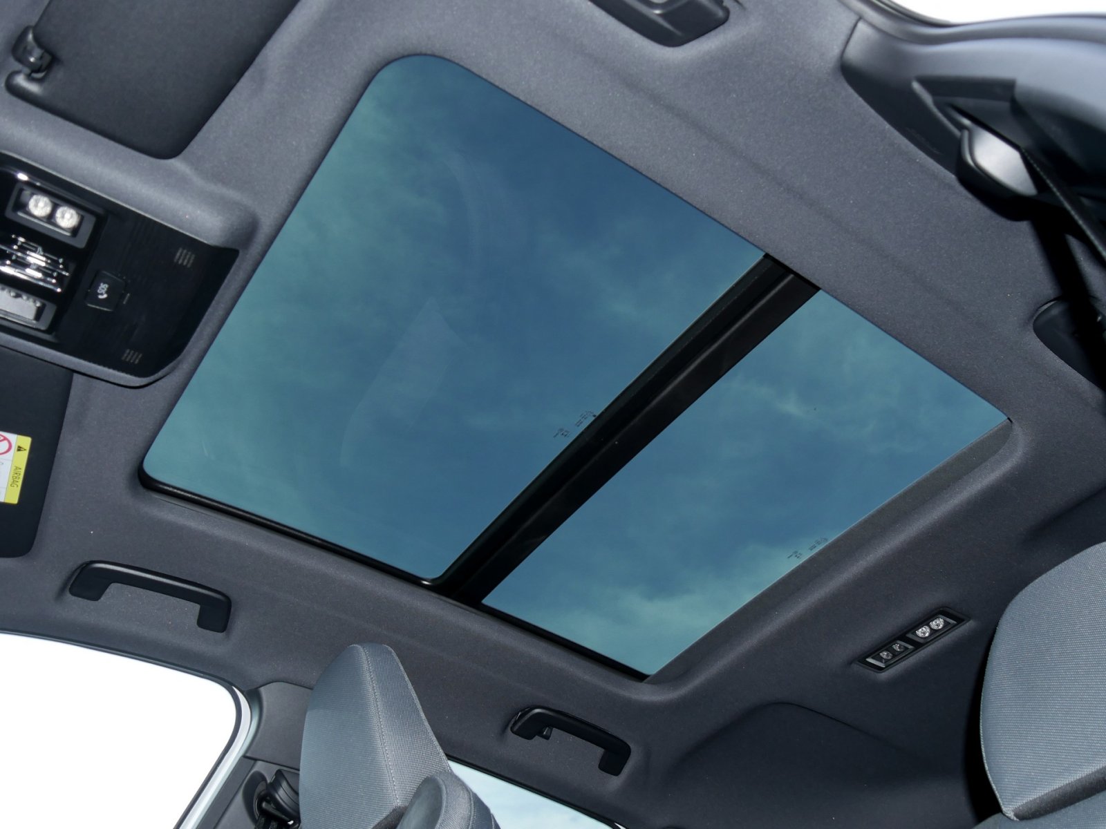 Audi Q3 TFSI quattro S tronic S Line PANO+Sonnenschutzverglasung+Garagentoröffner+Sportlenkrad+Komfortschlüssel+Diebstahlwarnanlage