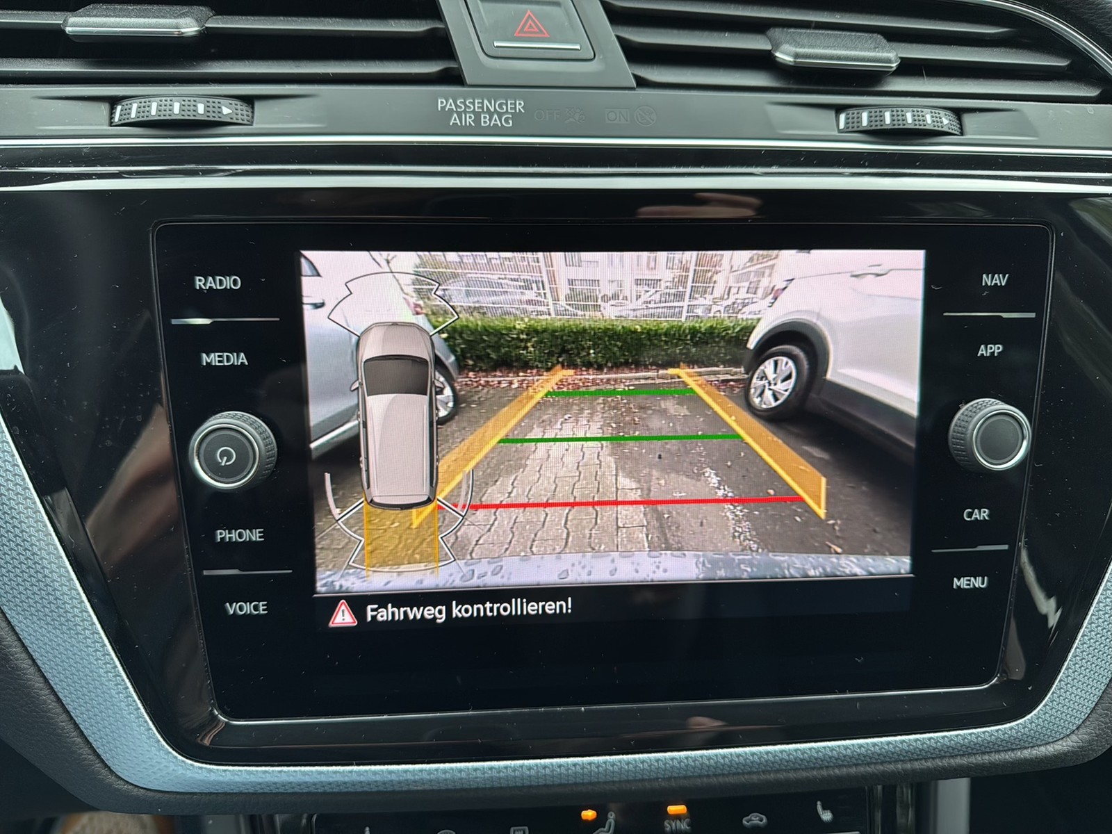 Volkswagen Touran 2.0 GOAL 7SITZE AHK CAM ACC ALU E-KLAPPE