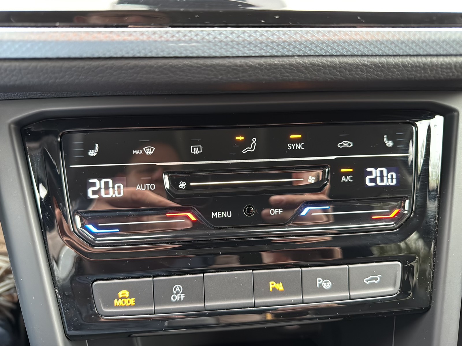 Volkswagen Touran 2.0 GOAL 7SITZE AHK CAM ACC ALU E-KLAPPE