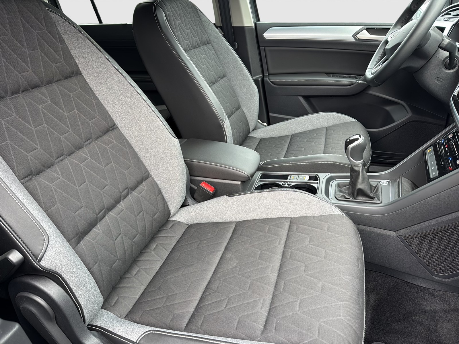 Volkswagen Touran 2.0 GOAL 7SITZE AHK CAM ACC ALU E-KLAPPE