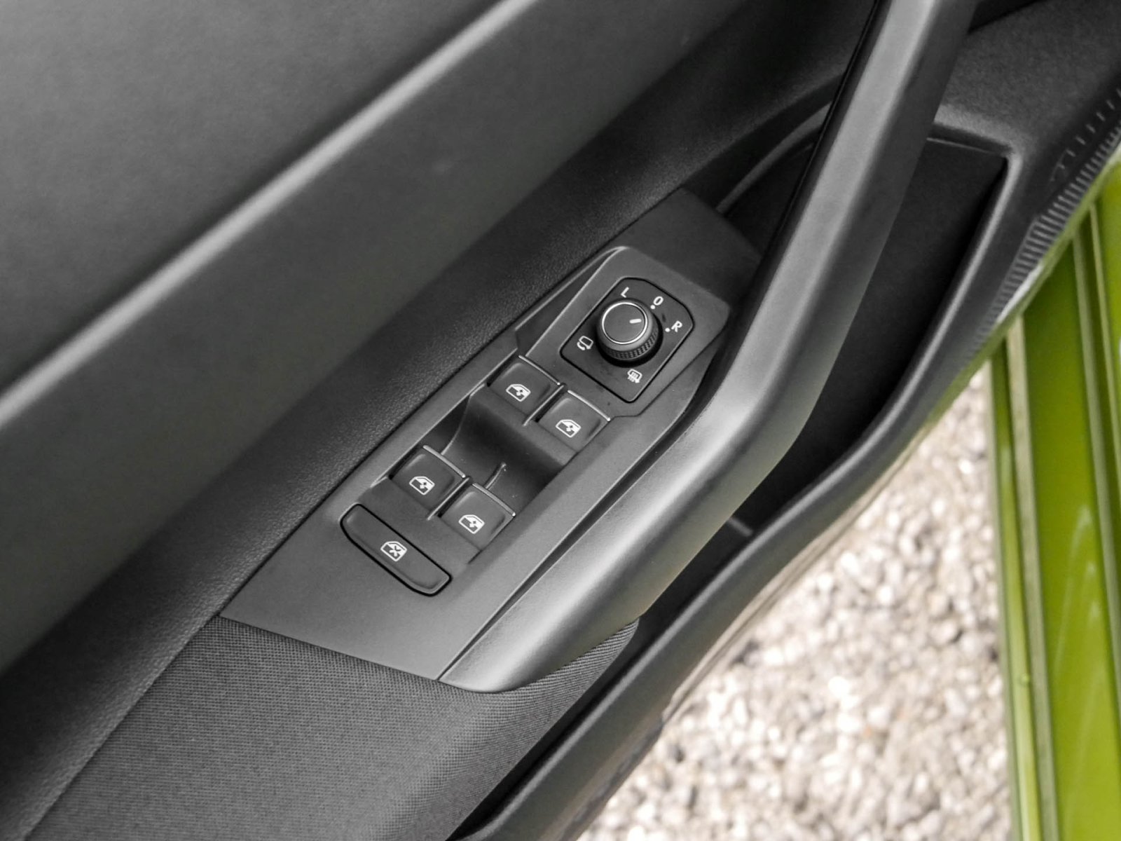 Volkswagen Taigo 1.5 R-LINE DSG BLACKSTYLE CAM AHK PANO