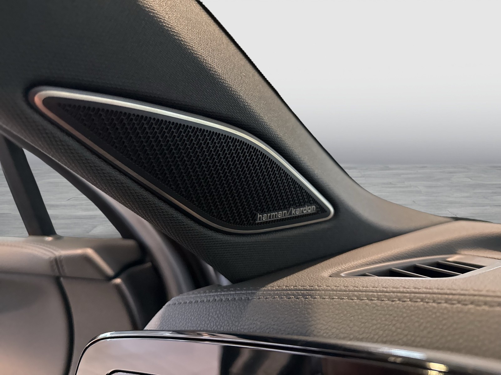 Volkswagen Tiguan 2.0 R-LINE DSG 4X4 BLACKSTYLE LEDER PANO