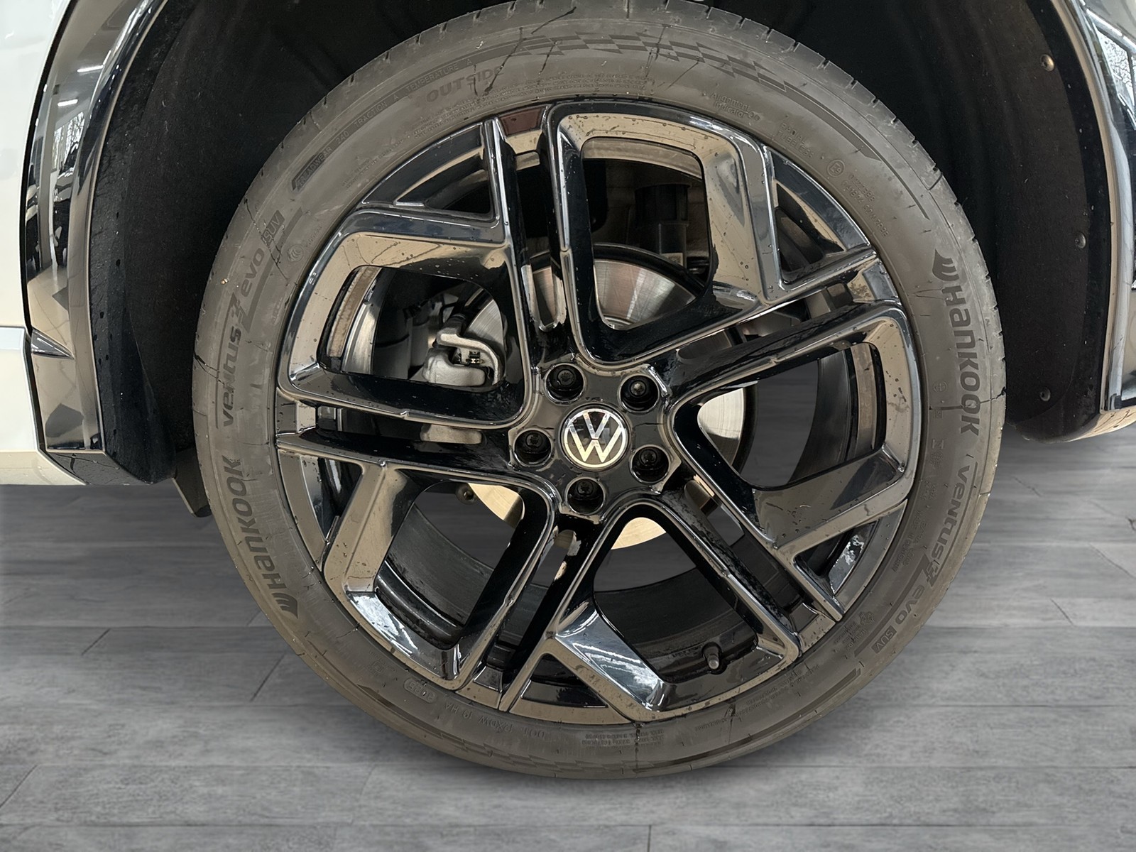 Volkswagen Tiguan 2.0 R-LINE DSG 4X4 BLACKSTYLE LEDER PANO