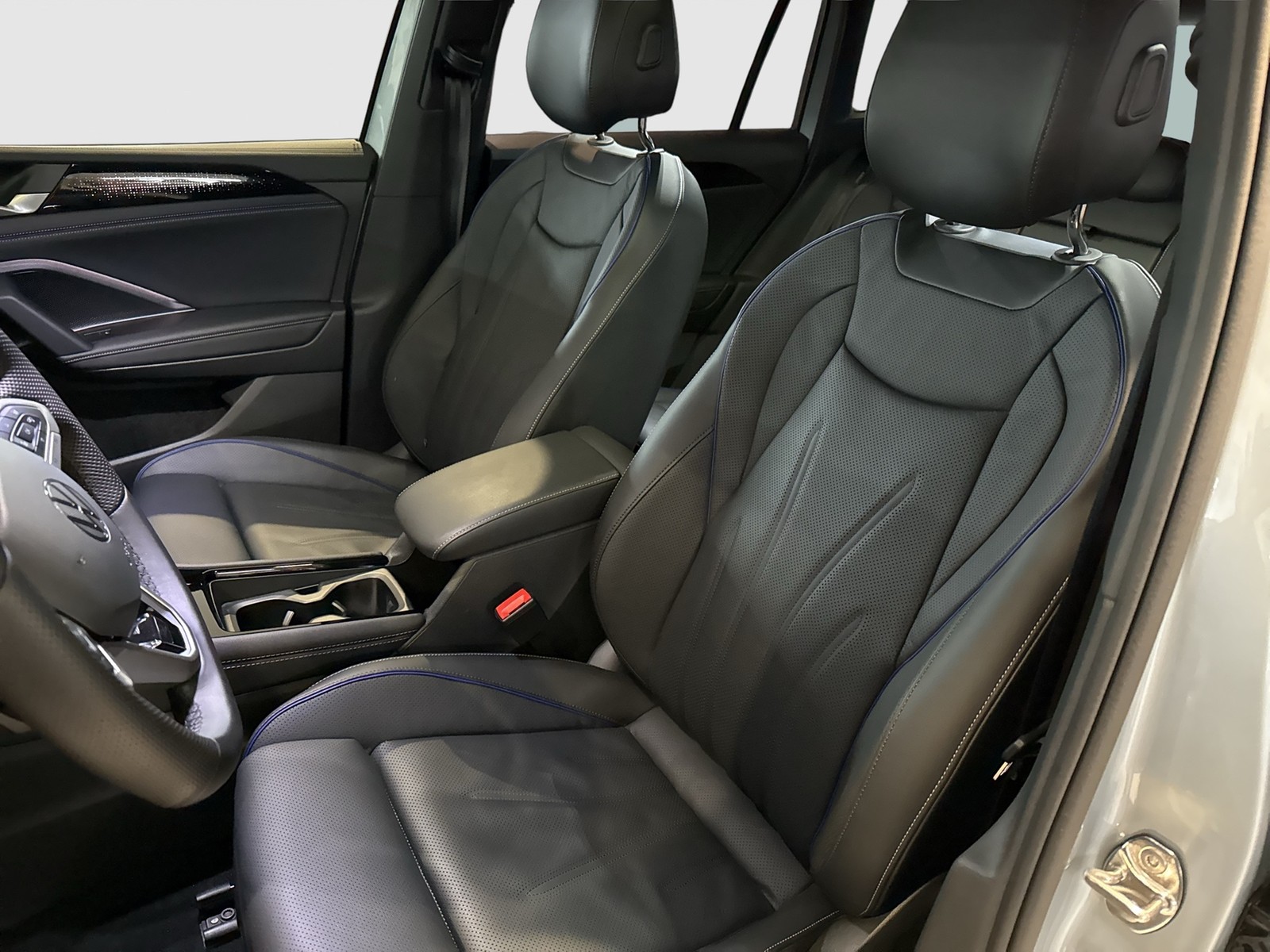 Volkswagen Tiguan 2.0 R-LINE DSG 4X4 BLACKSTYLE LEDER PANO