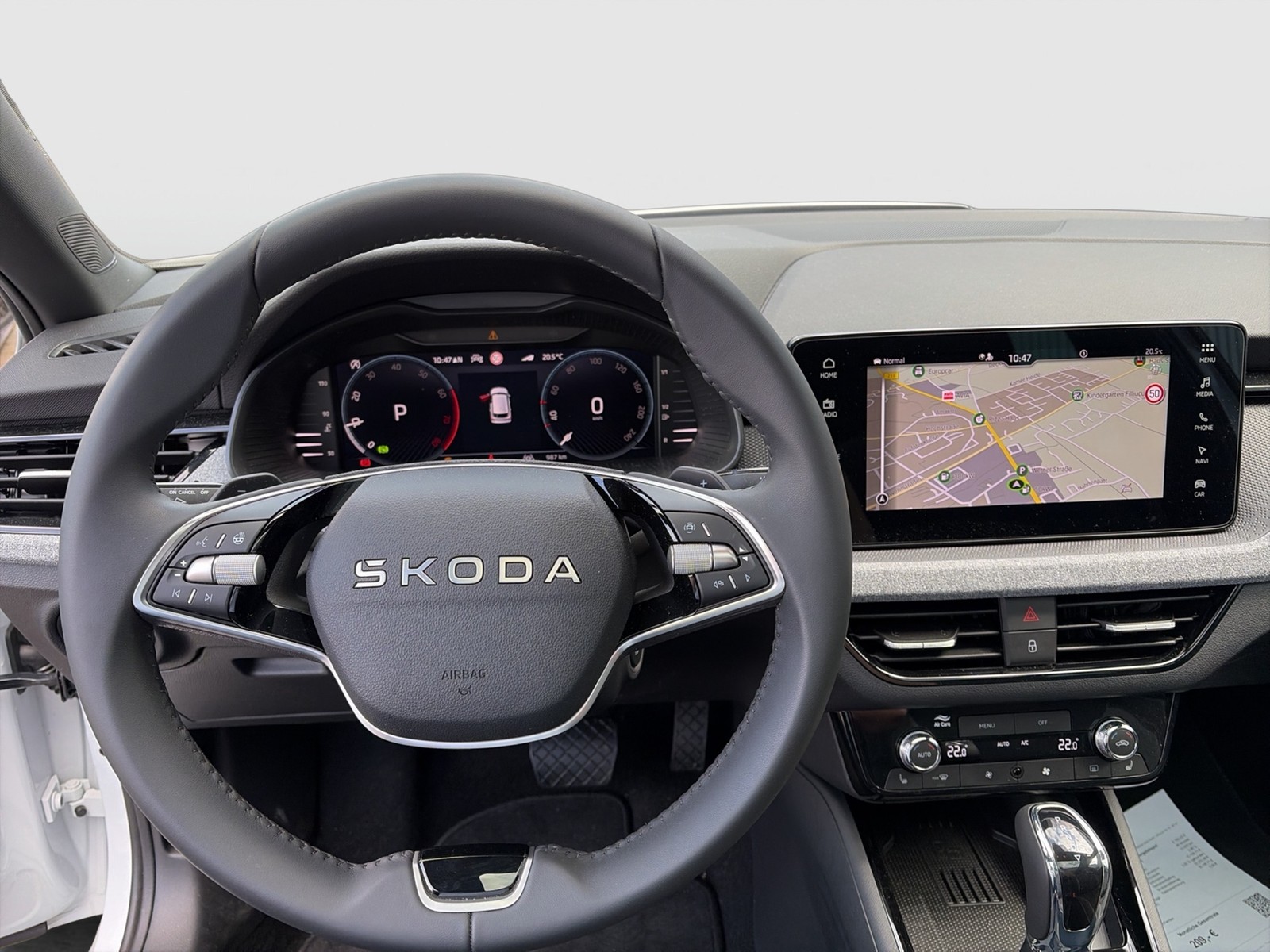 Skoda Kamiq 1.0 TOUR PANO CAM MATRIX EKLAPPE NAVI LM17