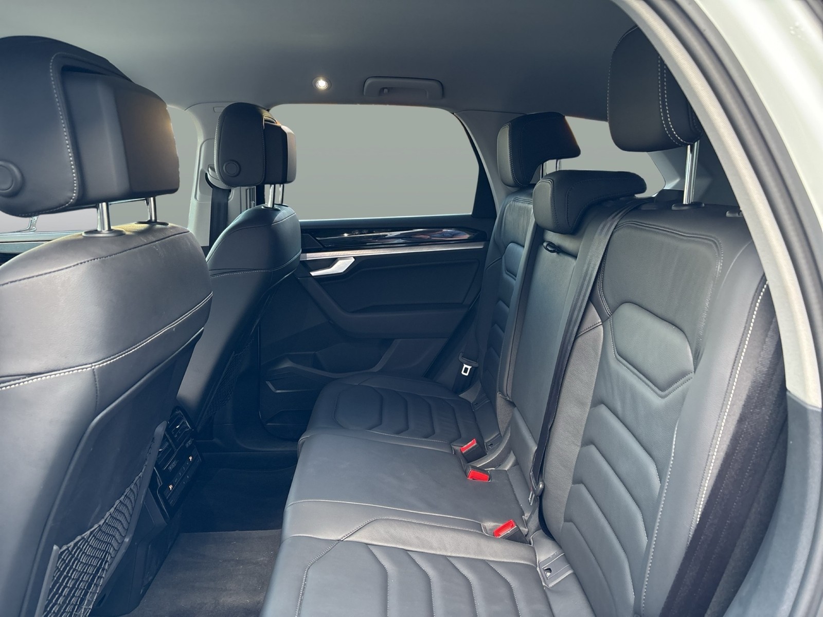 Volkswagen Touareg V6 LUFTFEDERUNG AHK CAM ACC LM19 EKLAPPE