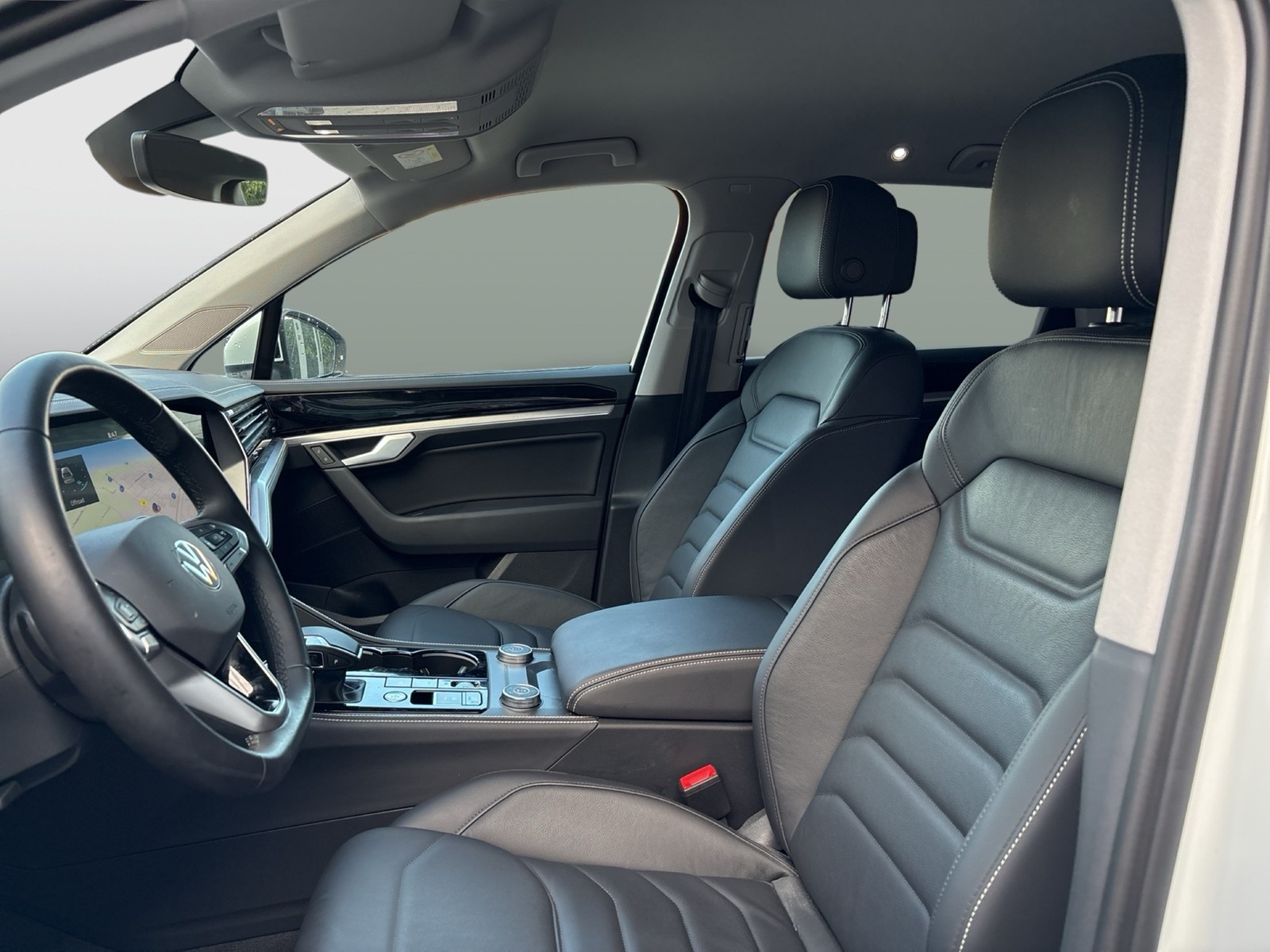 Volkswagen Touareg V6 LUFTFEDERUNG AHK CAM ACC LM19 EKLAPPE