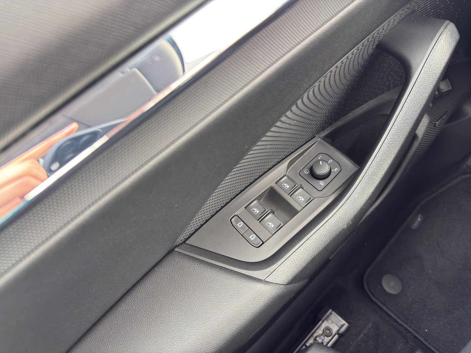 Skoda Octavia Combi 2.0 STYLE LEDER PANO ALU18 eKLAPPE