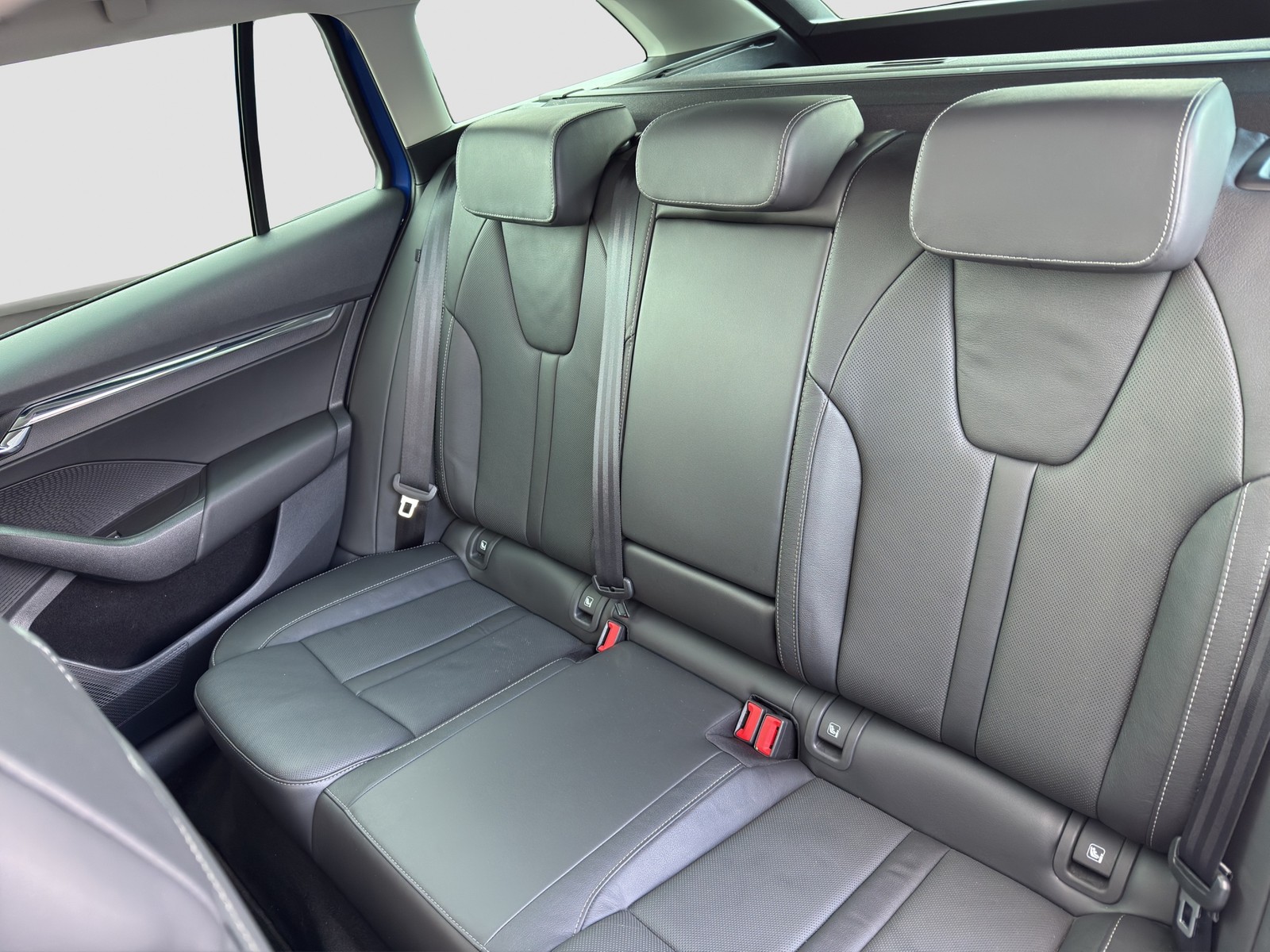 Skoda Octavia Combi 2.0 STYLE LEDER PANO ALU18 eKLAPPE