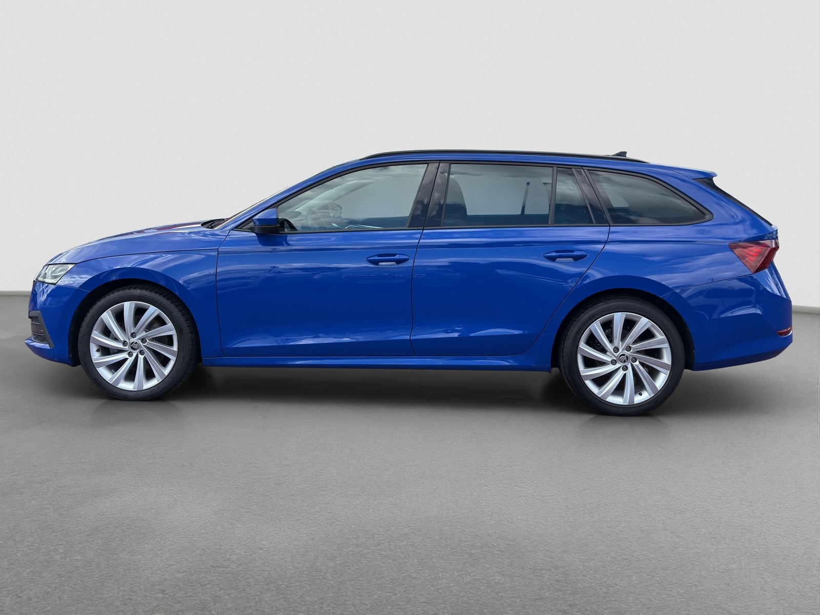 Skoda Octavia Combi 2.0 STYLE LEDER PANO ALU18 eKLAPPE