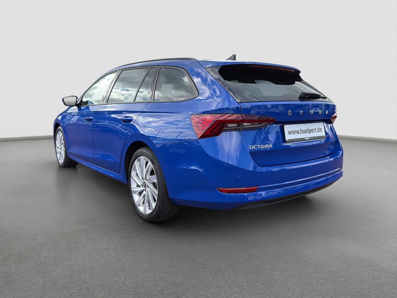 Skoda Octavia Combi 2.0 STYLE LEDER PANO ALU18 eKLAPPE