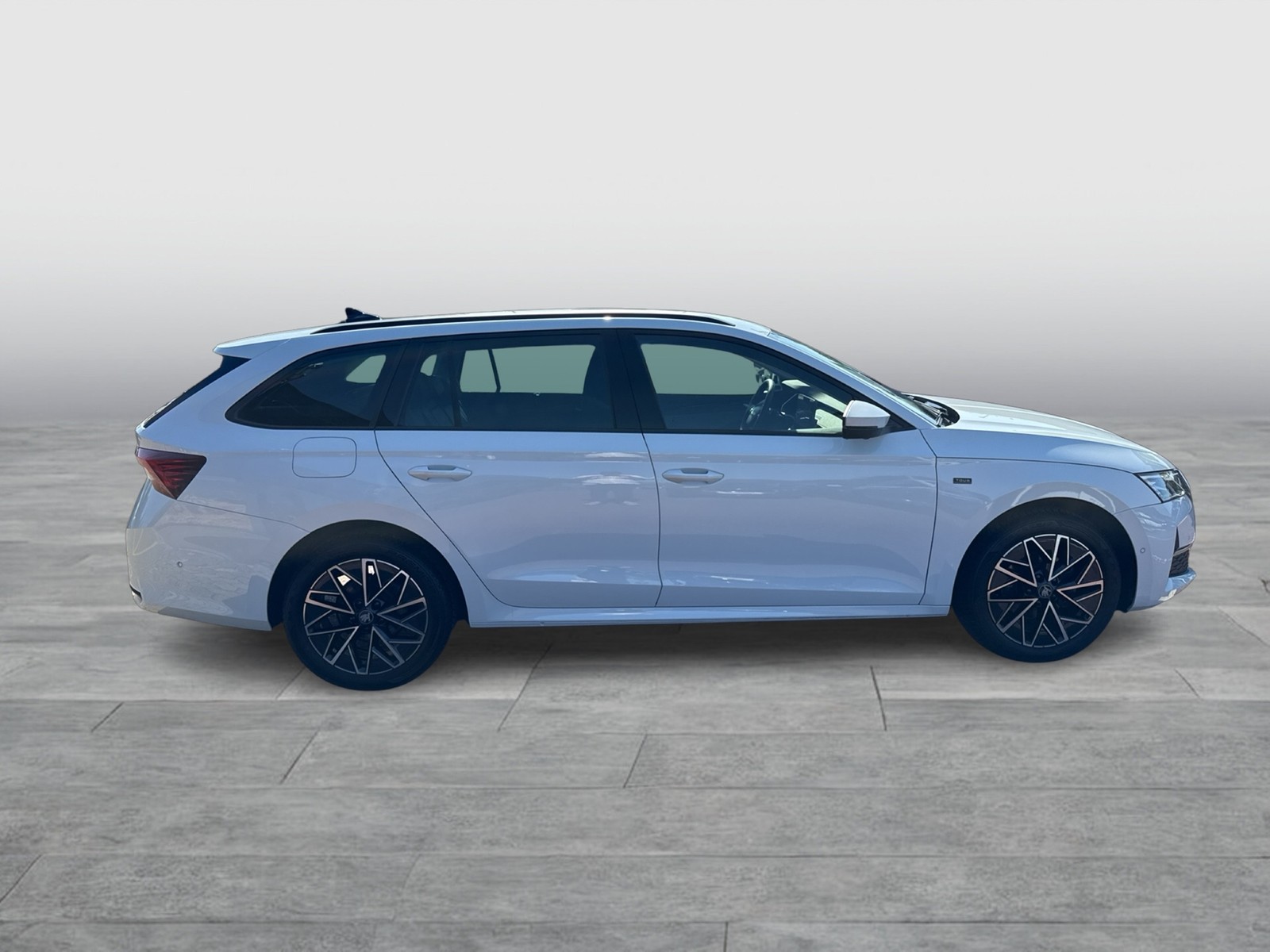Skoda Octavia Combi 2.0 TOUR 360°CAM ACC HEADUP MATRIX