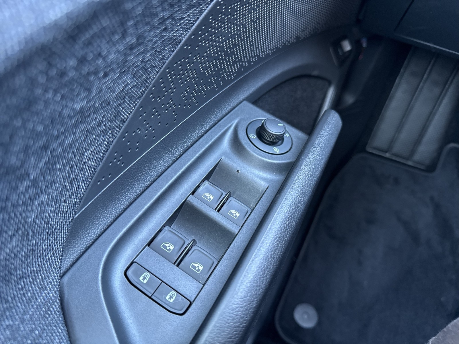Skoda Elroq 85 LOFT WÄRMEPUMPE AHK CAM ACC LM20 MATRIX