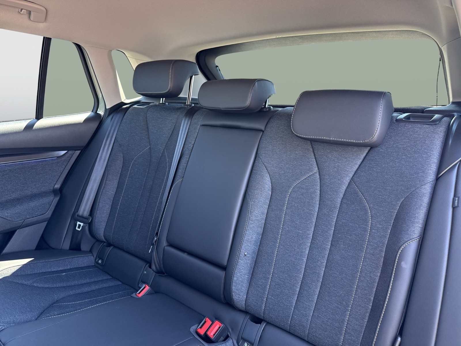 Skoda Elroq 85 LOFT WÄRMEPUMPE AHK CAM ACC LM20 MATRIX