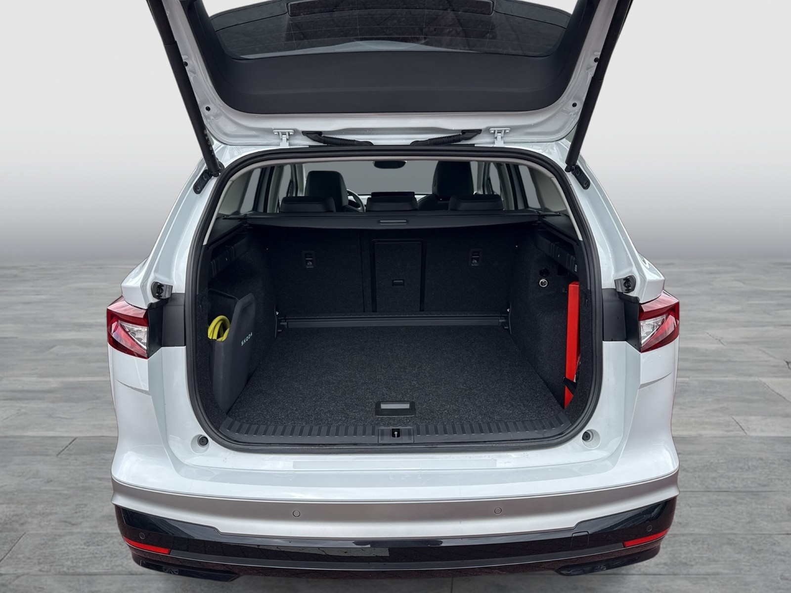 Skoda Enyaq 85 LOFT WÄRMEPUMPE PANO AHK CAM ACC LM20