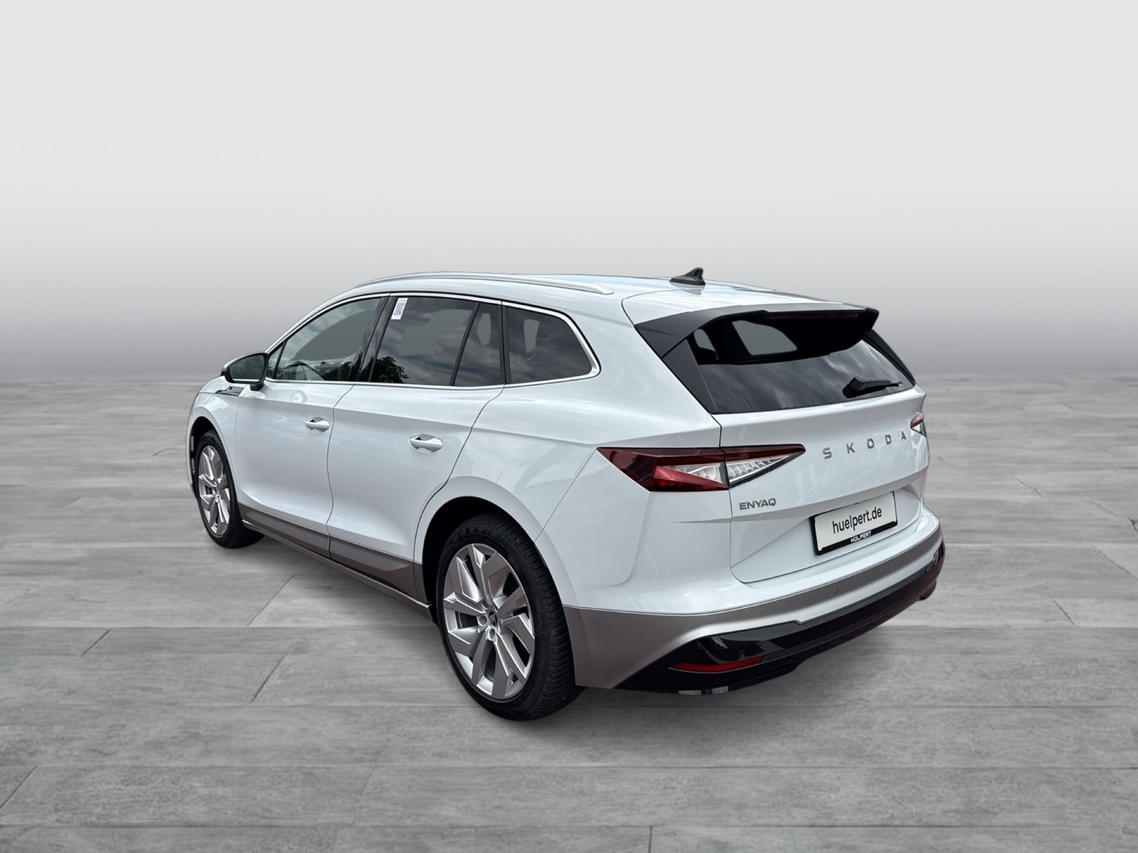 Skoda Enyaq 85 LOFT WÄRMEPUMPE PANO AHK CAM ACC LM20