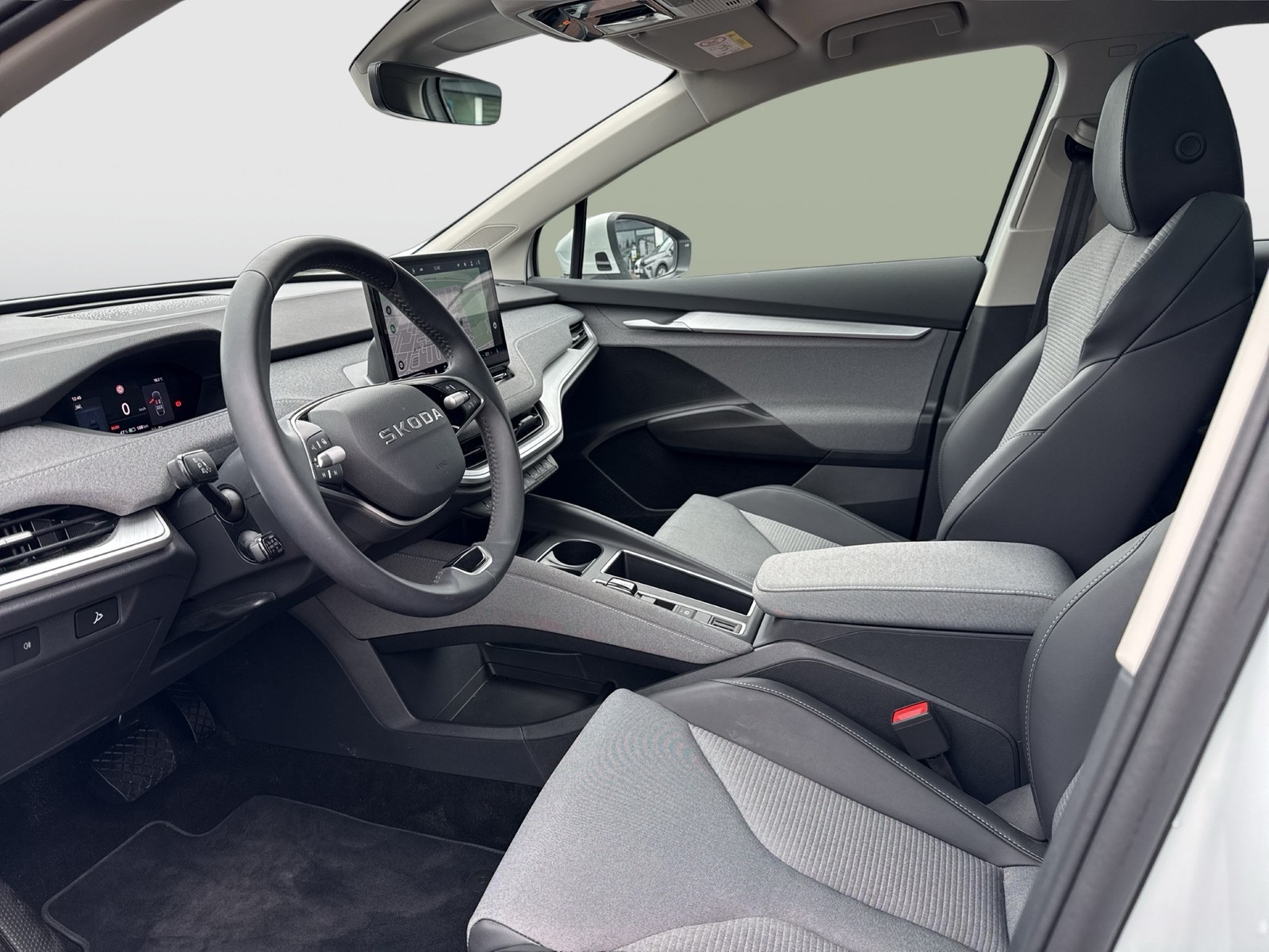 Skoda Enyaq 85 LOFT WÄRMEPUMPE PANO AHK CAM ACC LM20