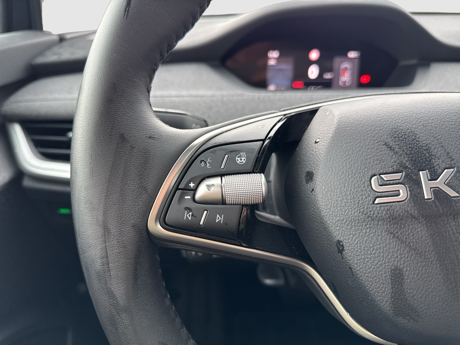 Skoda Enyaq Coupé 85 LOFT WÄRMEPUMPE PANO AHK CAM LM20