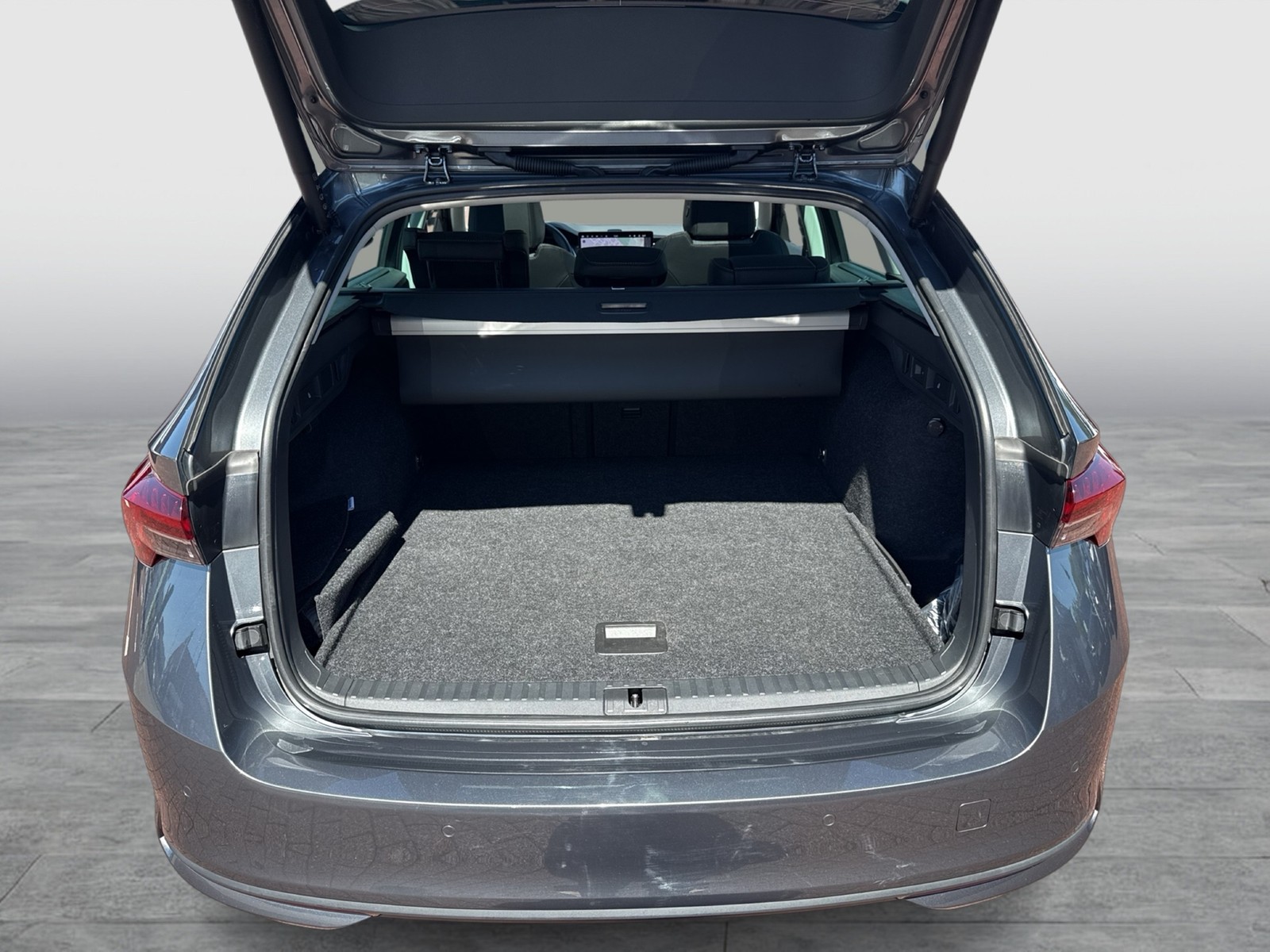 Skoda Octavia Combi 2.0 TOUR PANO STANDHZ. AHK 360°CAM