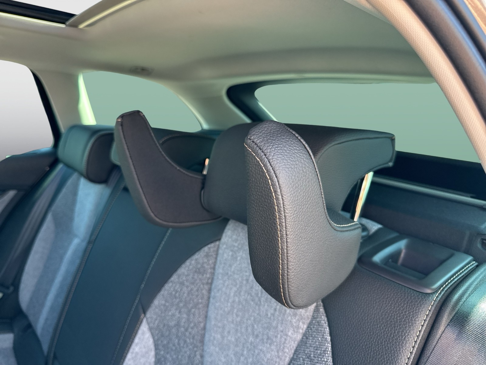 Skoda Octavia Combi 2.0 TOUR PANO STANDHZ. AHK 360°CAM