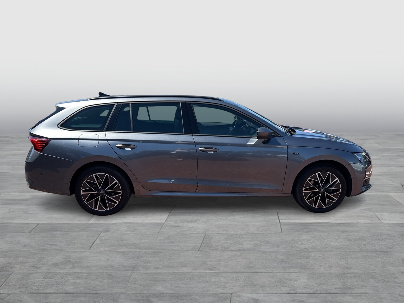 Skoda Octavia Combi 2.0 TOUR PANO STANDHZ. AHK 360°CAM