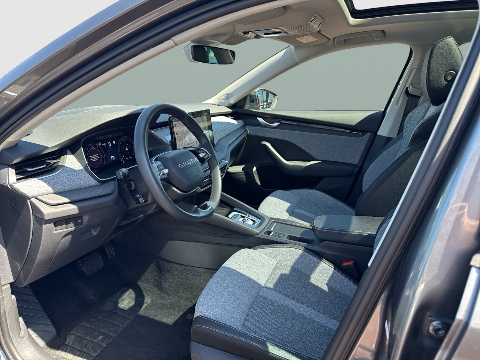 Skoda Octavia Combi 2.0 TOUR PANO STANDHZ. AHK 360°CAM
