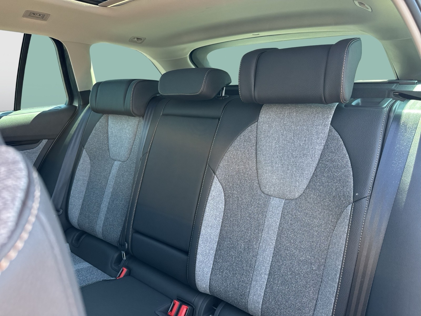 Skoda Octavia Combi 2.0 TOUR PANO STANDHZ. AHK 360°CAM