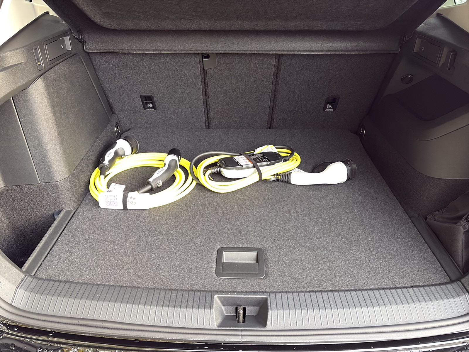 Volkswagen Tiguan 1.5 HYBRID LIFE NEUES MODELL AHK CAM LM18