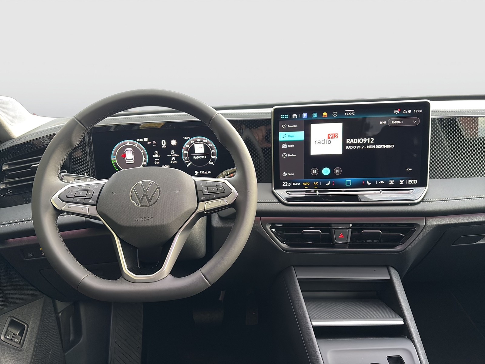 Volkswagen Tiguan 1.5 HYBRID LIFE NEUES MODELL AHK CAM LM18