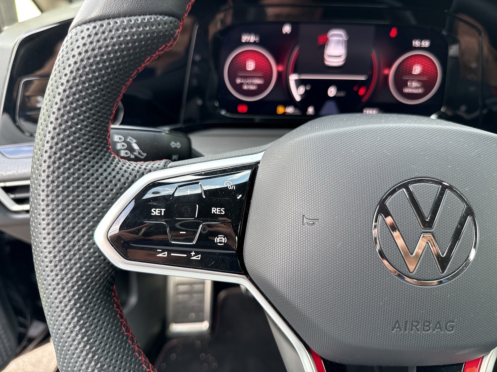 Volkswagen Golf 2.0 GTI CARPLAY LED+ EINPARKHILFE
