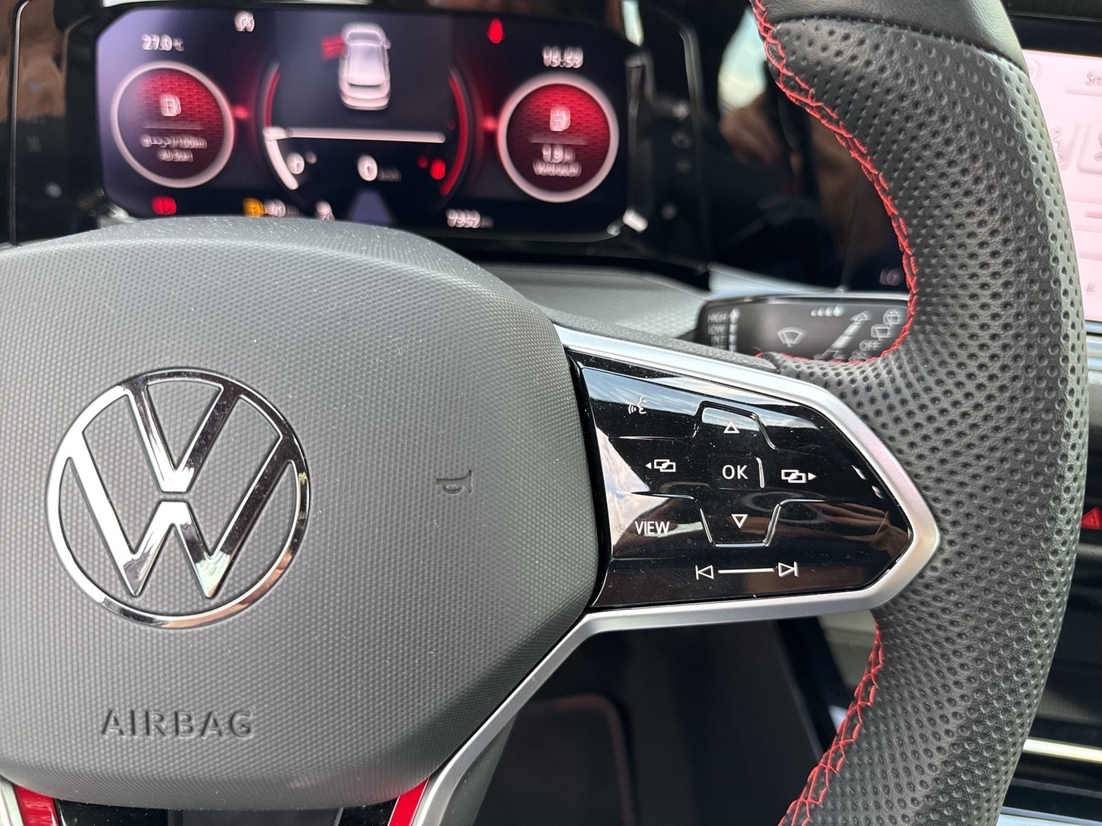 Volkswagen Golf 2.0 GTI CARPLAY LED+ EINPARKHILFE
