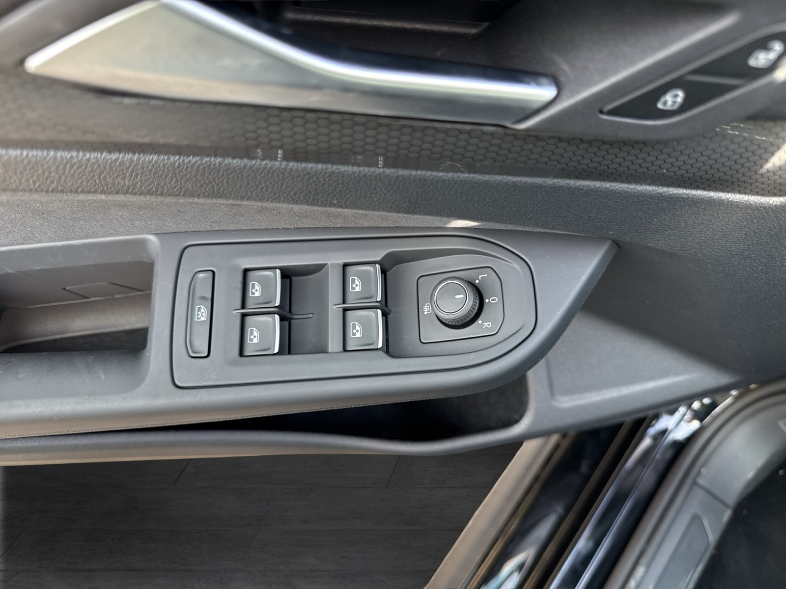 Volkswagen Golf 2.0 GTI CARPLAY LED+ EINPARKHILFE