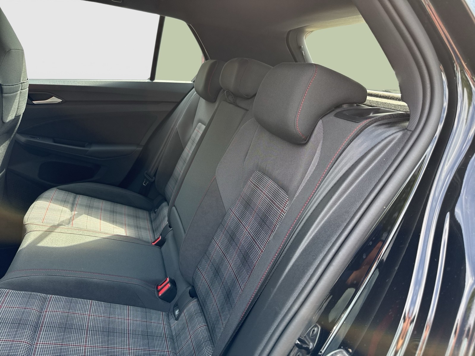 Volkswagen Golf 2.0 GTI CARPLAY LED+ EINPARKHILFE