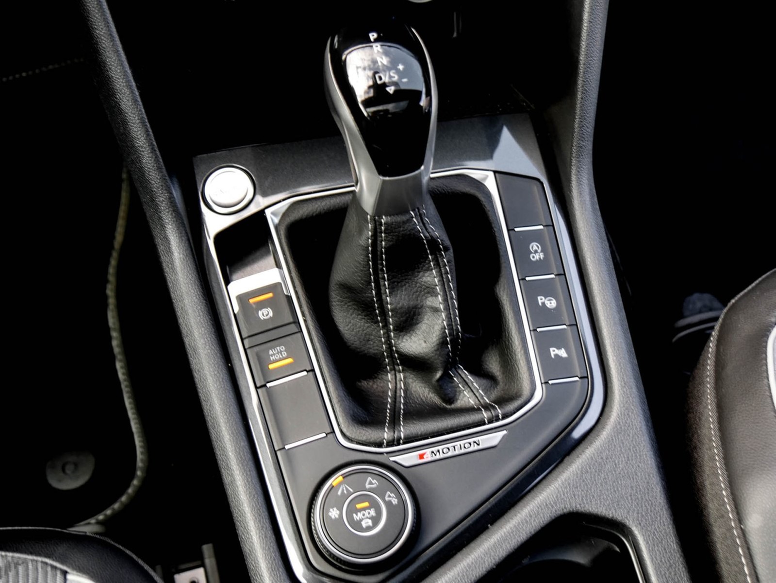 Volkswagen Tiguan 2.0 R-LINE 4X4 STANDHZ. PANO AHK CAM LM19