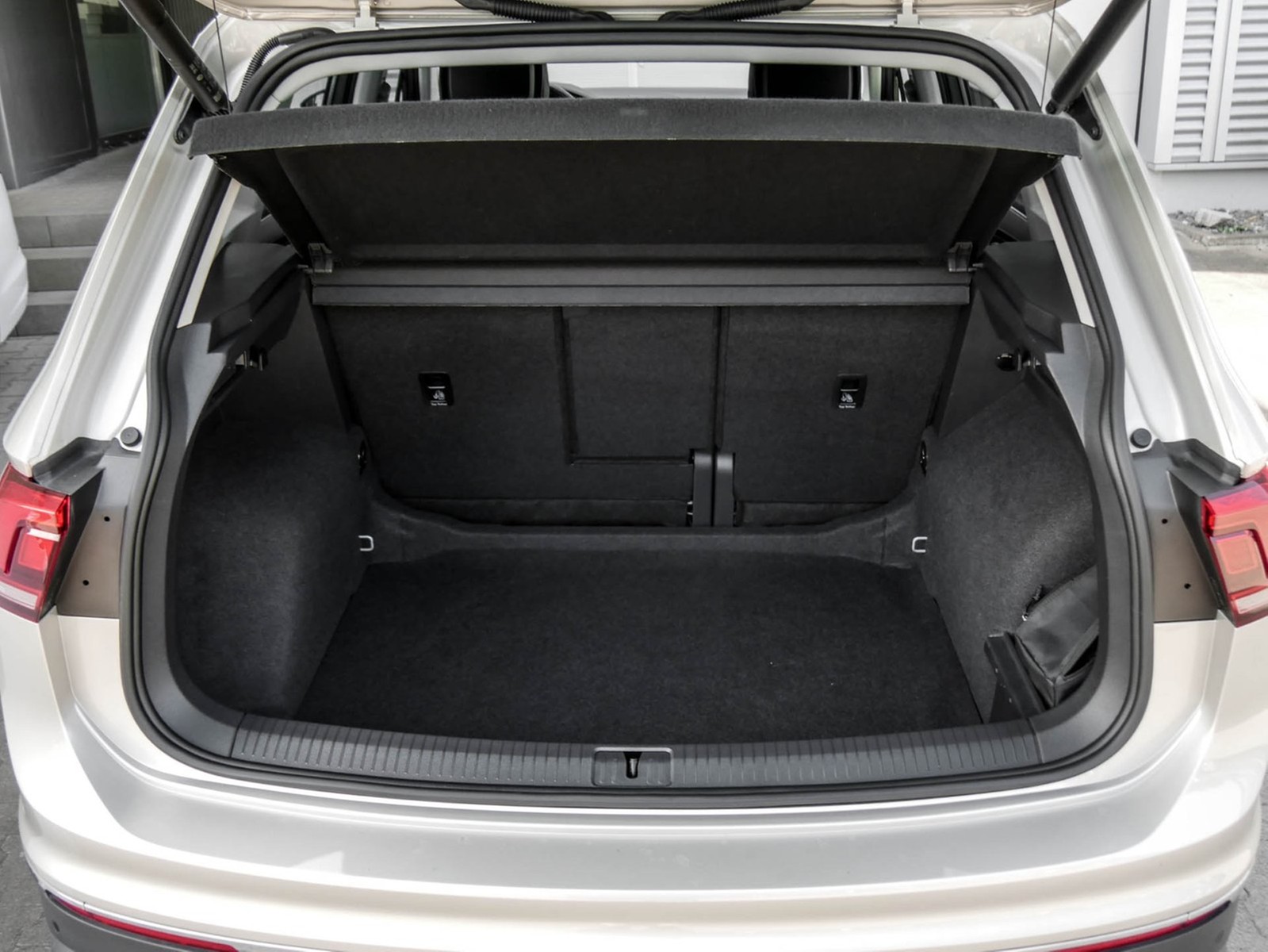 Volkswagen Tiguan 2.0 MOVE 4X4 AHK 360°CAM LM18 EKLAPPE NAVI