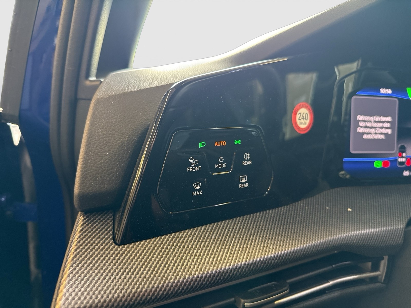 Volkswagen Golf VIII 2.0 R 4X4 CAM ACC LM19 NAVI LED+