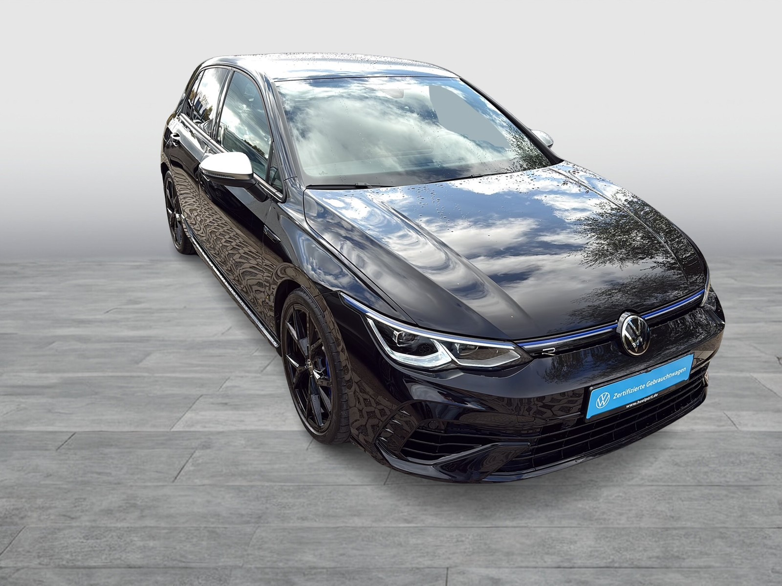 Volkswagen Golf VIII 2.0 R 4X4 AKRAPOVIC LEDER CAM ACC LM19