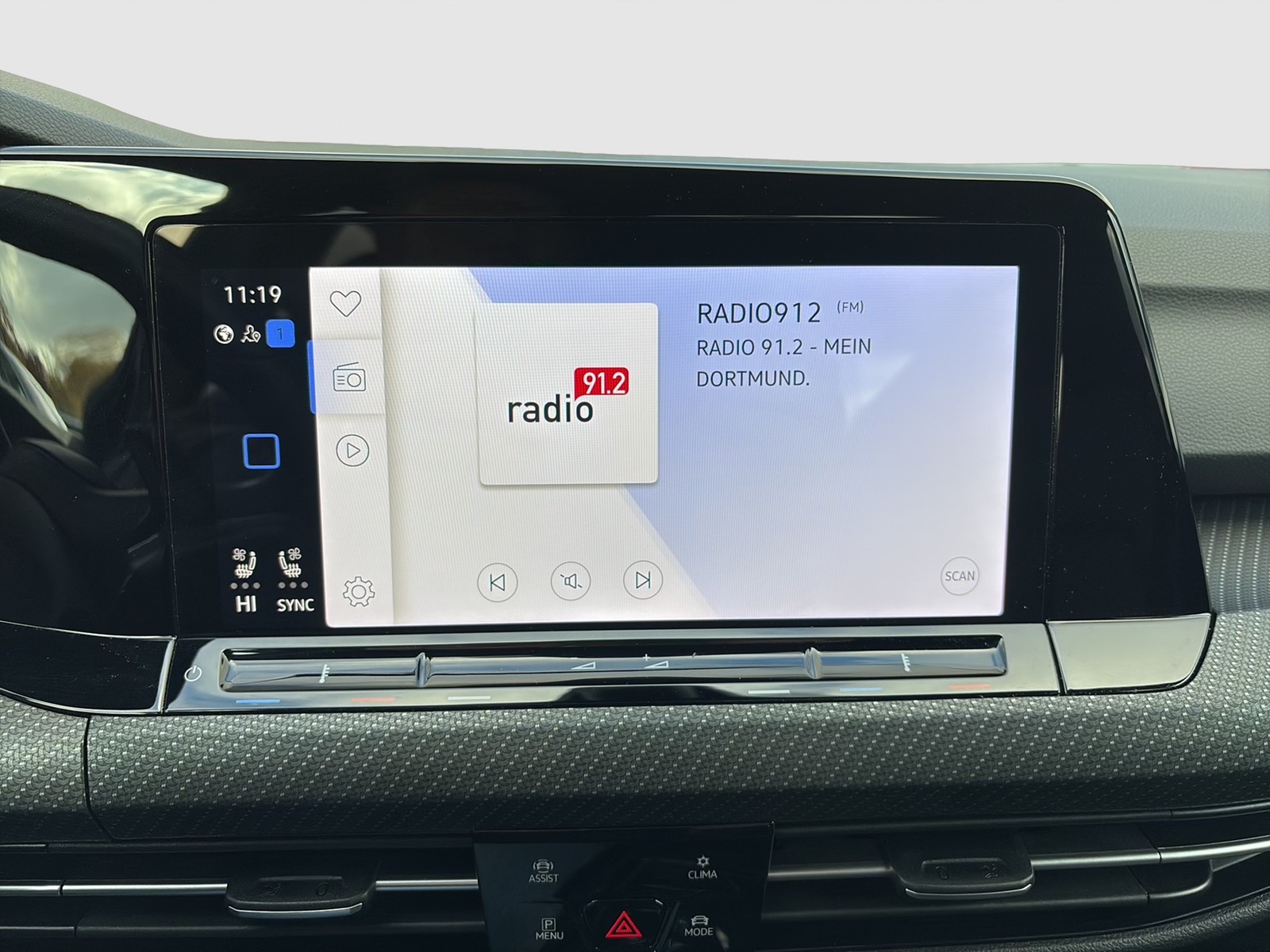 Volkswagen Golf VIII 2.0 R 4X4 AKRAPOVIC LEDER CAM ACC LM19