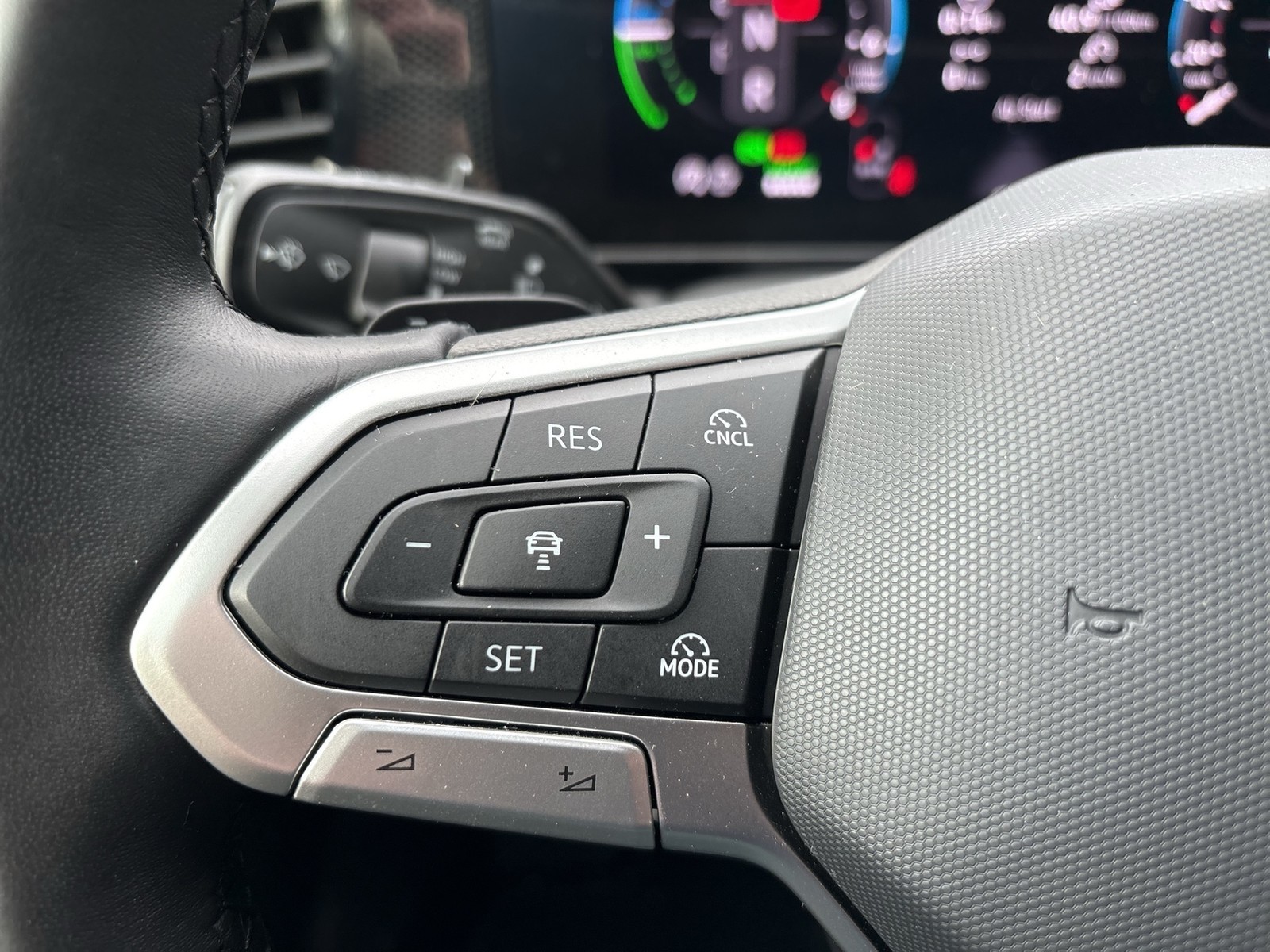 Volkswagen Passat Variant 1.5 HYBRID BUSINESS AHK CAM ACC