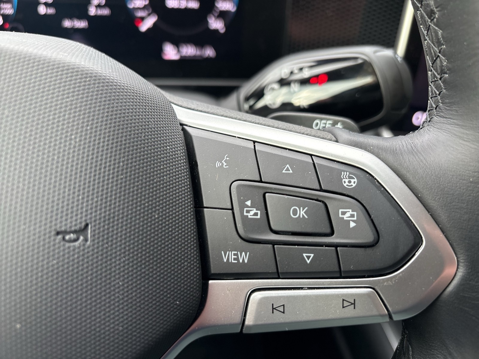 Volkswagen Passat Variant 1.5 HYBRID BUSINESS AHK CAM ACC