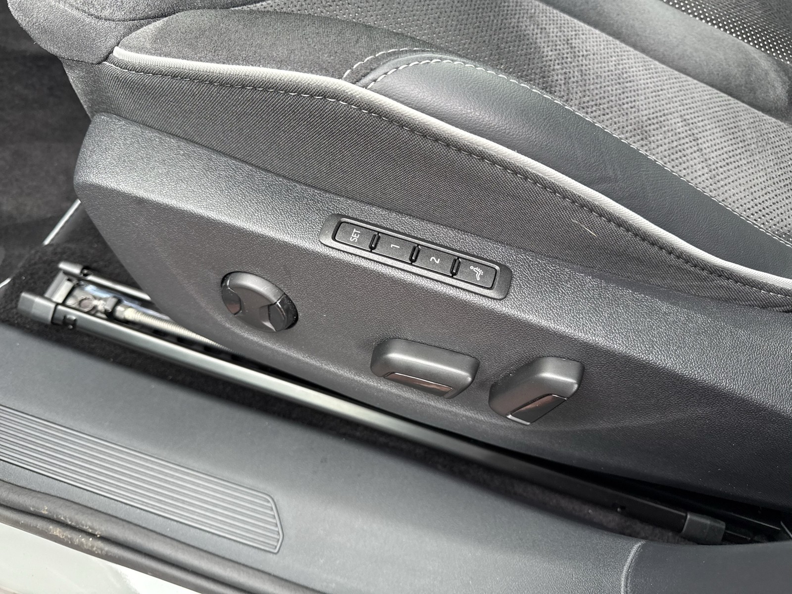 Skoda Enyaq Coupé 85 SPORTLINE WÄRMEPUMPE PANO CANTON