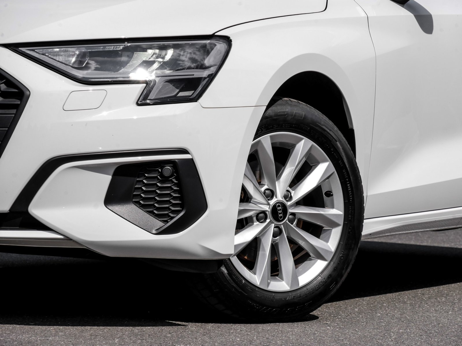 Audi A3 Sportback 30 NAVI+ ALU LED SITZHEIZUNG DAB+