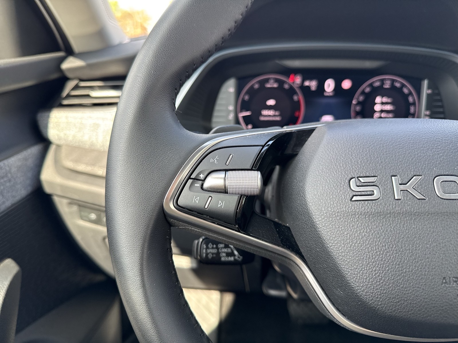 Skoda Octavia Combi 1.5 e-TEC SELECTION CAM ACC MATRIX