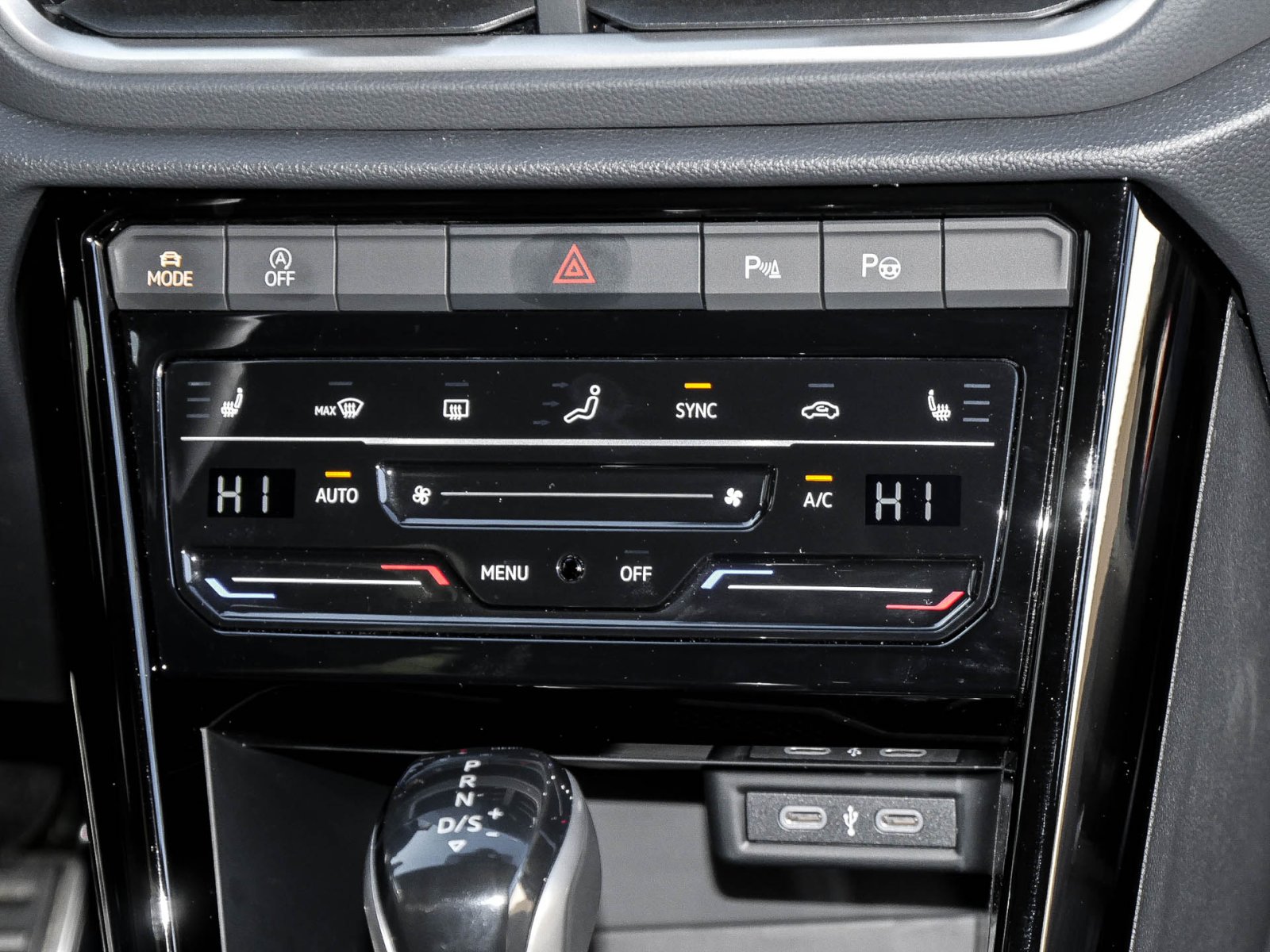 Volkswagen T-Roc 2.0 R-LINE AHK CAM ACC LM17 NAVI SITZHEIZ.